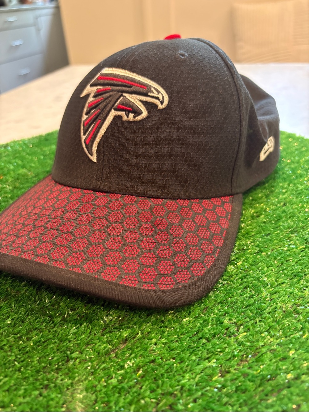 Atlanta Falcons Hat 39THIRTY New Era Official NFL Sideline Flex Cap Men L-XL